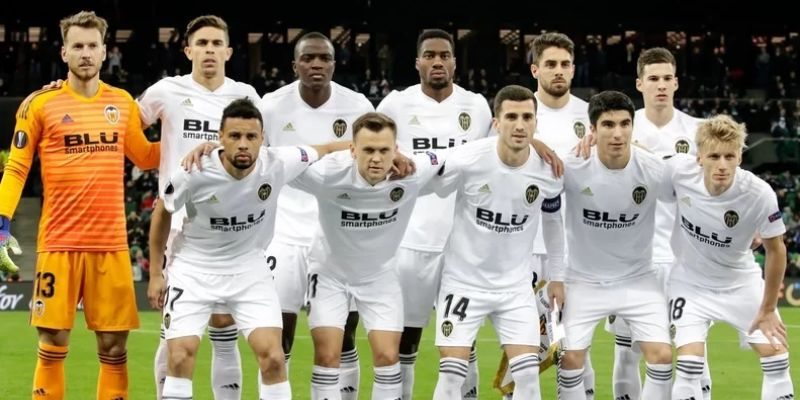 Tại Sao Nên Chọn Sunwin Để Cược Bóng Đá Ý?